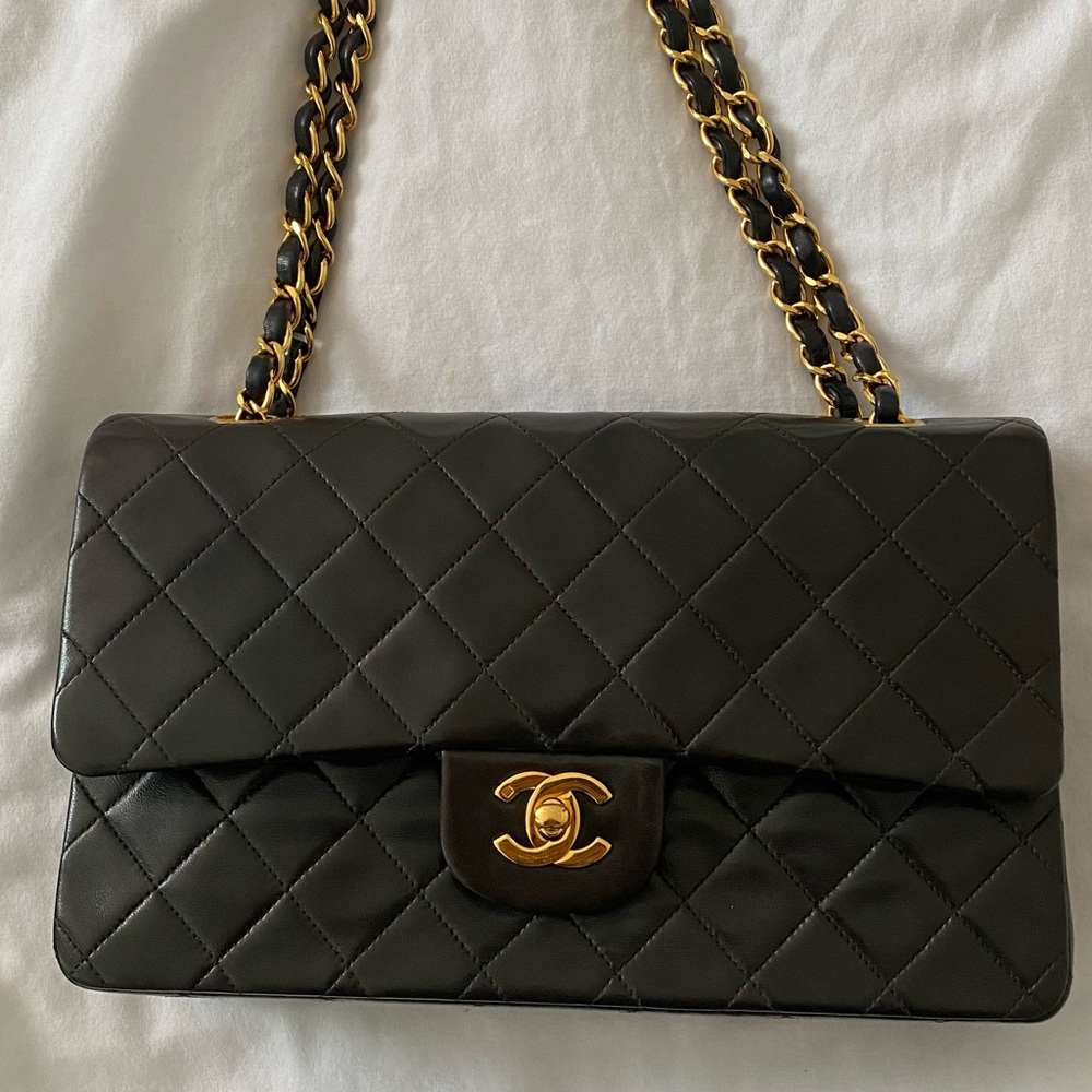 BLACK QUILTED LAMBSKIN CLASSIC DOUBLE FLAP MEDIUM